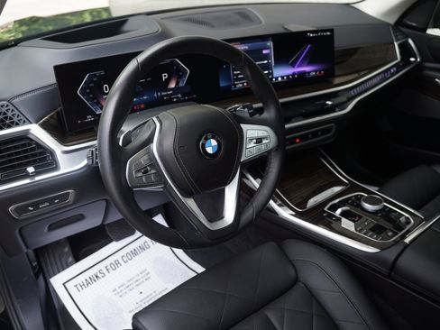Used 2026 BMW X7 xDrive40i AWD/4WD image 3