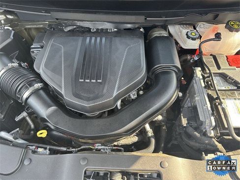 Used 2024 Chevrolet Traverse RS image 32