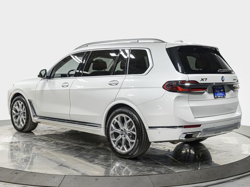Used 2024 BMW X7 xDrive40i w/ Premium Package image 4