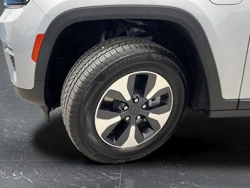 Used 2023 Jeep Grand Cherokee 4WD 4xe image 29