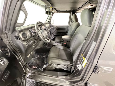 Used 2022 Jeep Gladiator Sport AWD/4WD image 19