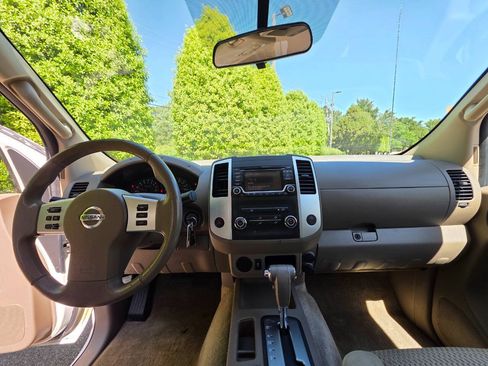 Used 2016 Nissan Frontier SV RWD image 13