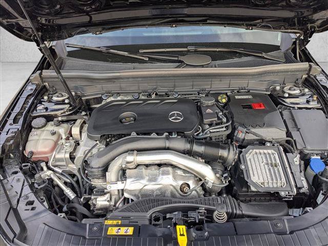 Used 2025 Mercedes-Benz GLB 250 image 25