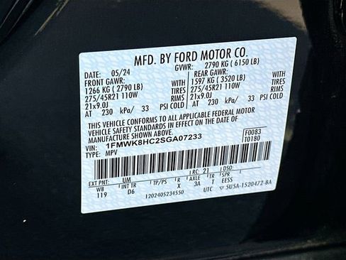 Used 2025 Ford Explorer Platinum w/ Ultimate Package AWD/4WD image 35