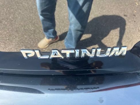 Used 2017 Nissan Pathfinder Platinum w/ Family Entertainment Package FWD image 20