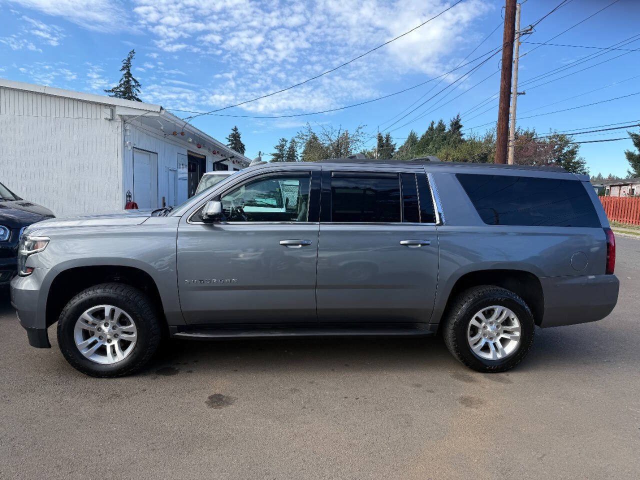 Used 2019 Chevrolet Suburban LT AWD/4WD image 3