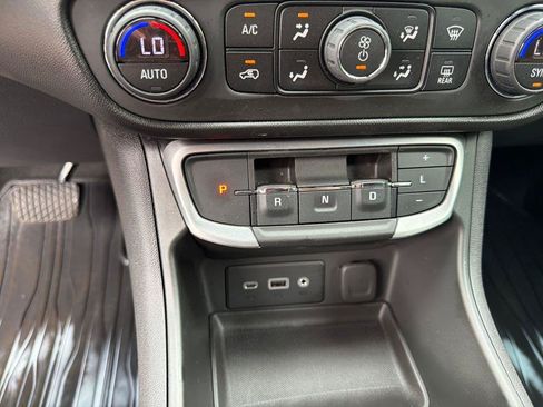 Certified 2022 GMC Terrain SLE w/ Driver Convenience Package AWD/4WD image 25