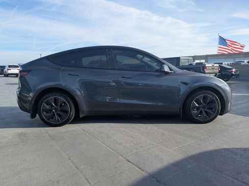 Used 2023 Tesla Model Y Long Range image 2