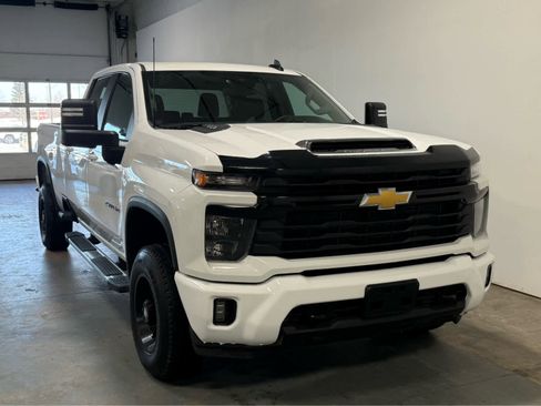Used 2025 Chevrolet Silverado 2500 LT w/ Convenience Package image 5