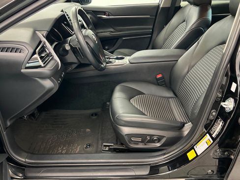 Used 2022 Toyota Camry SE FWD image 18