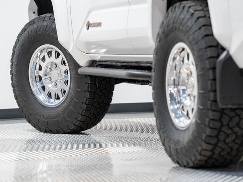 Used 2025 Toyota 4Runner Trailhunter image 30