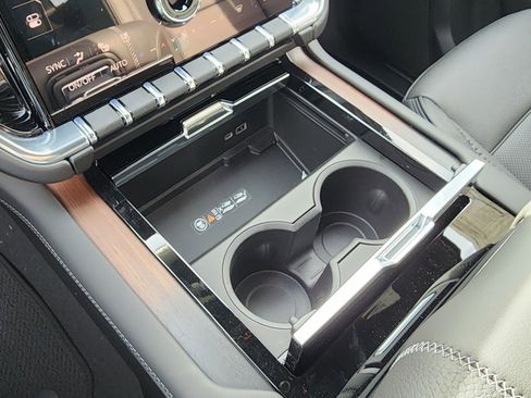 New 2026 GMC Yukon Denali w/ Denali Reserve Package image 35