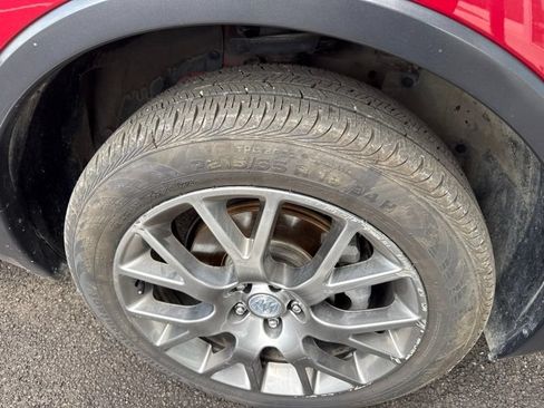Used 2018 Buick Encore Sport Touring AWD/4WD image 3