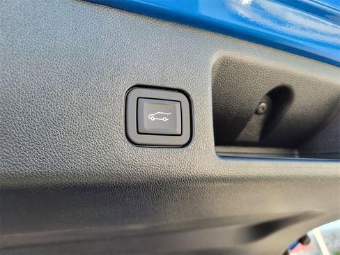 New 2025 Chevrolet Equinox EV RS image 9