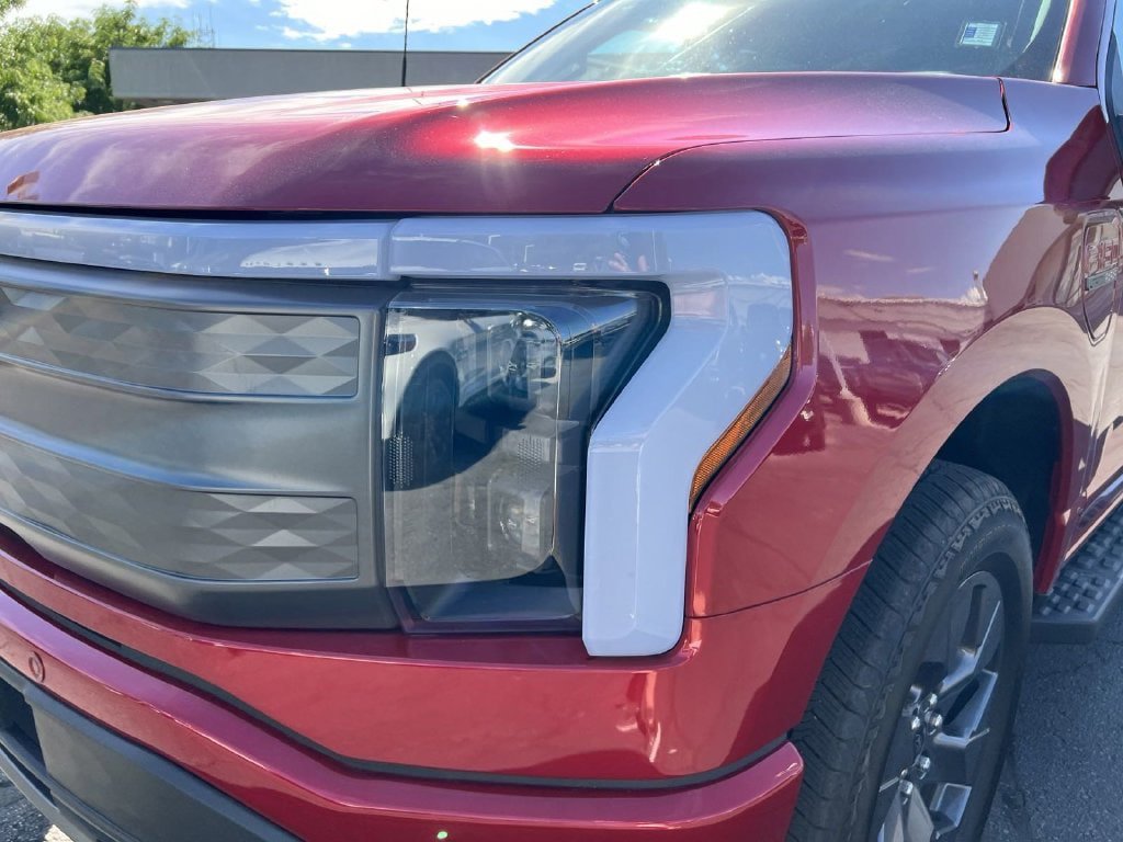 Used 2023 Ford F150 Lightning Lariat AWD/4WD image 31