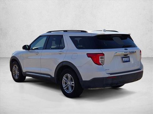 Used 2022 Ford Explorer XLT image 7