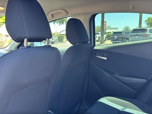 Used 2019 Toyota Yaris LE FWD image 30