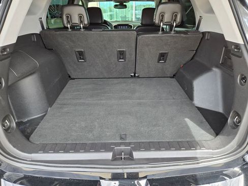 Used 2019 GMC Terrain SLT w/ Preferred Package FWD image 29