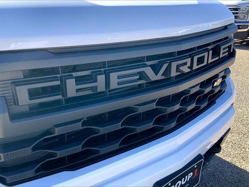 Used 2024 Chevrolet Silverado 1500 Custom image 36