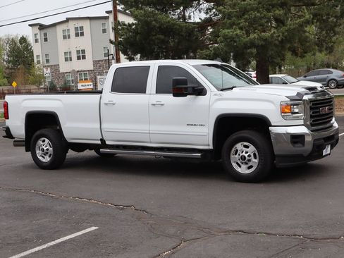 Used 2019 GMC Sierra 2500 SLE w/ Suspension Package, Off-Road AWD/4WD image 2