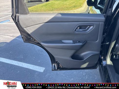 Used 2024 Nissan Rogue S image 21