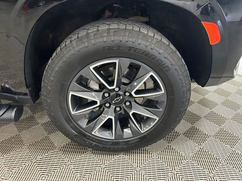 Used 2023 Chevrolet Tahoe Z71 AWD/4WD image 2
