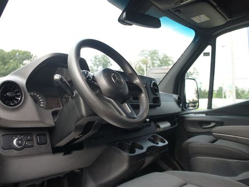 Used 2019 Mercedes-Benz Sprinter 4500 image 26