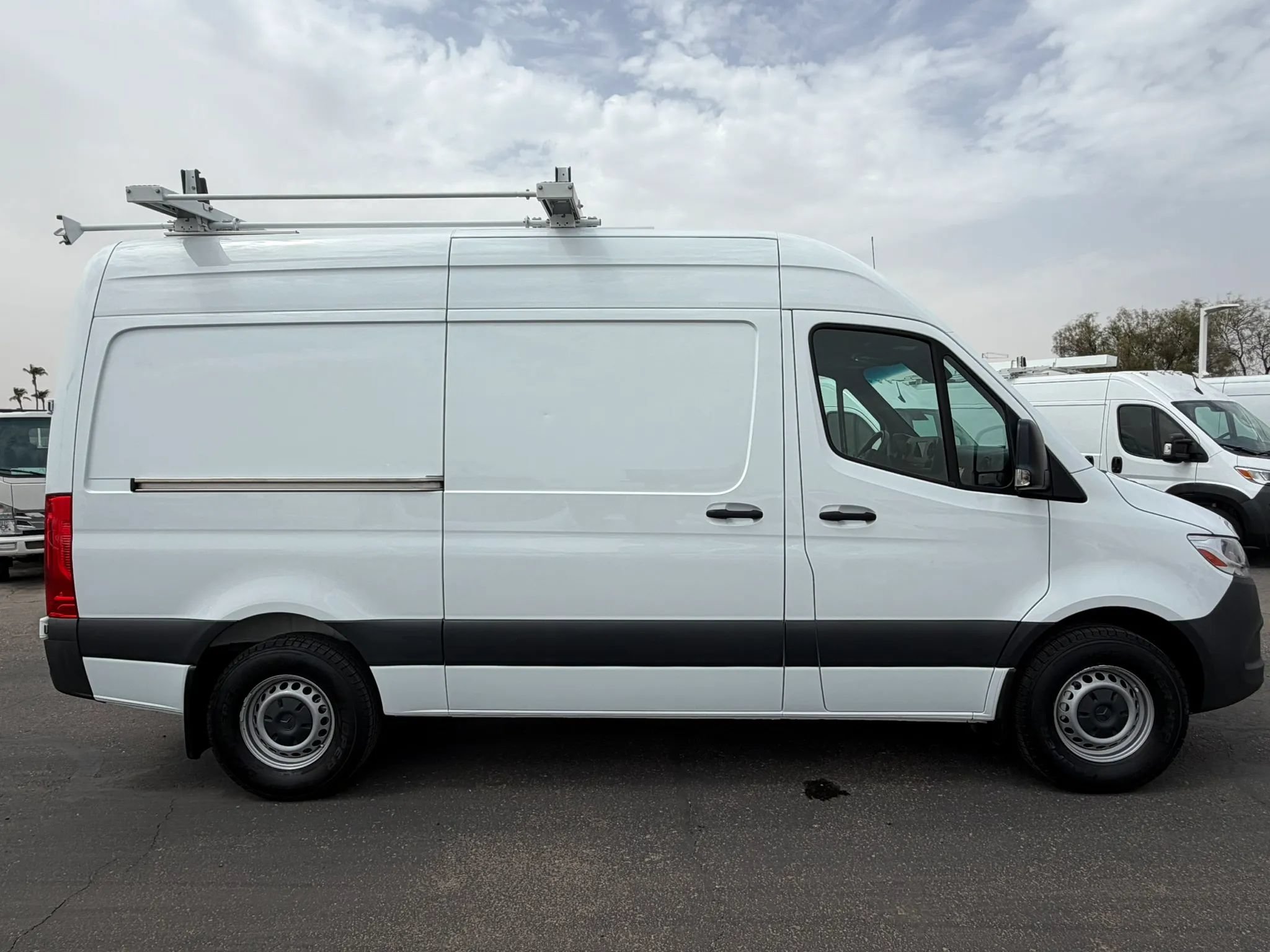 Used 2024 Mercedes-Benz Sprinter 2500 w/ Acoustic Package image 7
