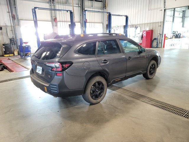 Used 2025 Subaru Outback Wilderness AWD/4WD image 7