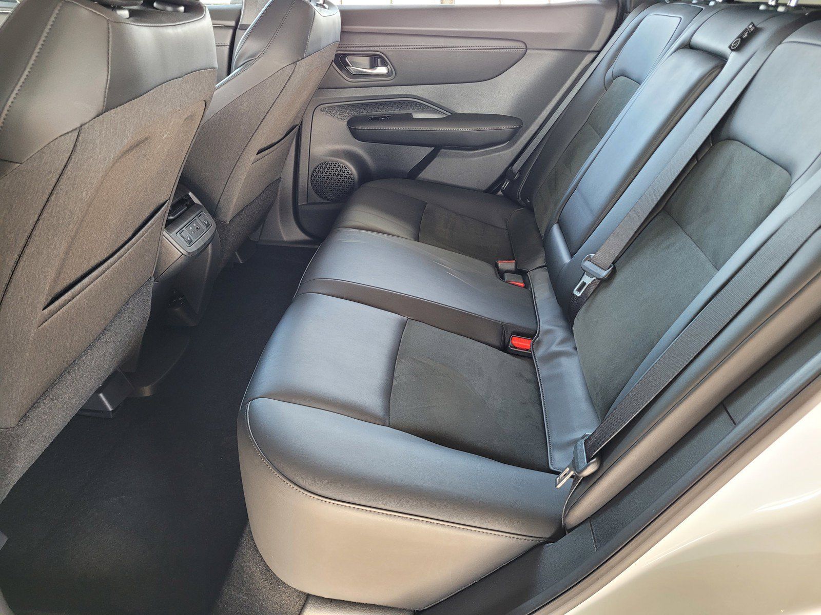 Certified 2024 Nissan Ariya AWD image 6