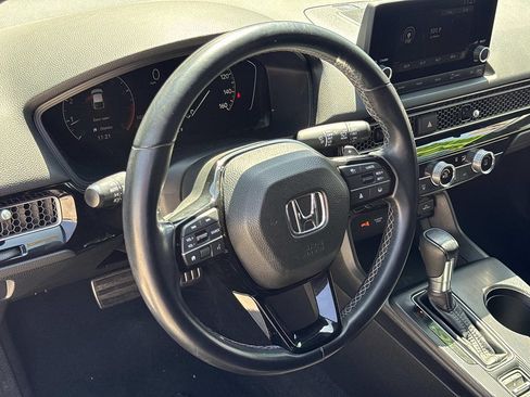 Used 2023 Honda Civic Sport image 3