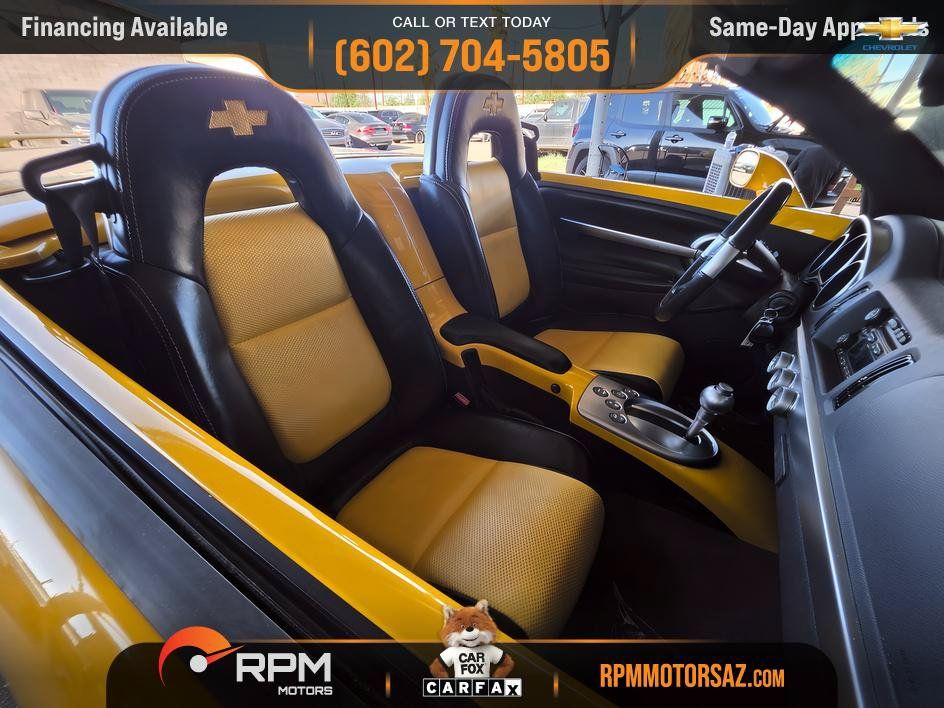 Used 2004 Chevrolet SSR w/ Preferred Equipment Group RWD image 15