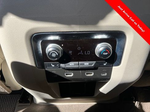 Certified 2021 GMC Yukon Denali w/ Denali Premium Package RWD image 11