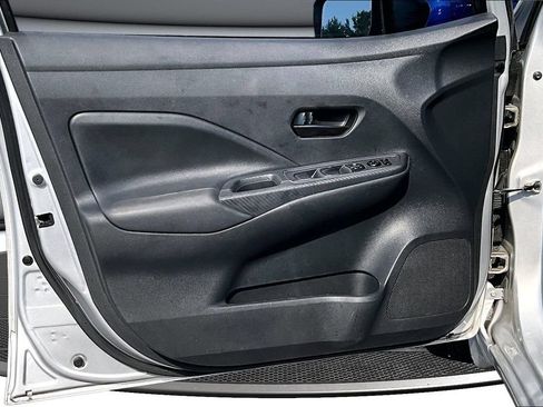 Used 2020 Nissan Versa S FWD image 19