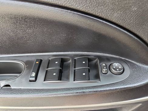 Used 2010 Chevrolet HHR LS FWD image 16
