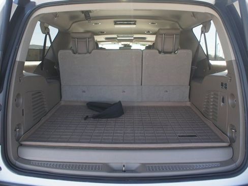 Used 2019 Chevrolet Suburban Premier image 19