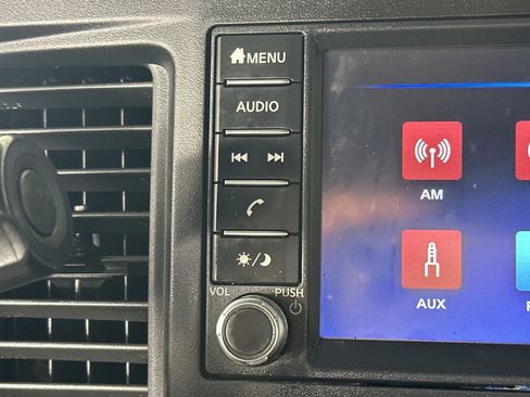 Used 2020 Nissan NV 2500 SV image 22