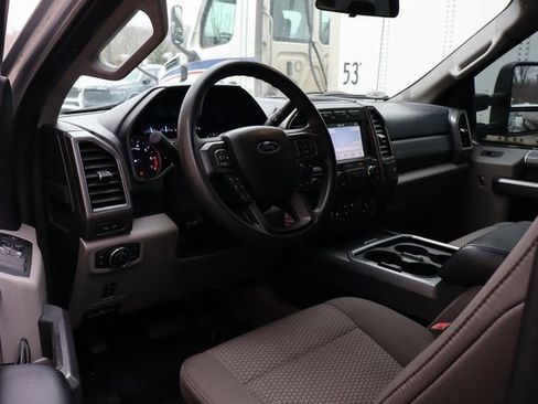 Used 2019 Ford F250 XLT w/ XLT Premium Package image 12