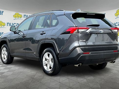 Used 2021 Toyota RAV4 XLE w/ Convenience Package image 4