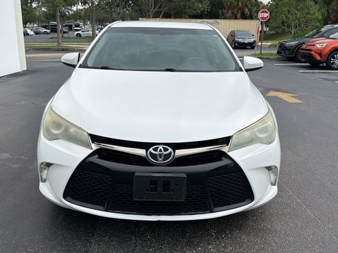 Used 2015 Toyota Camry SE FWD image 6