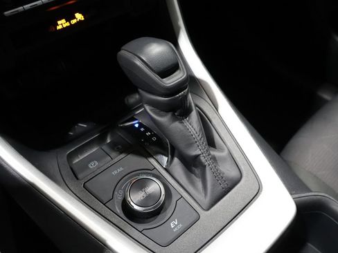 Used 2025 Toyota RAV4 XLE image 29