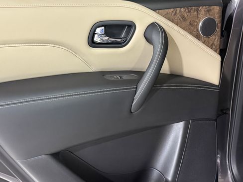 Used 2023 INFINITI QX80 Premium Select w/ All-Season Package image 37