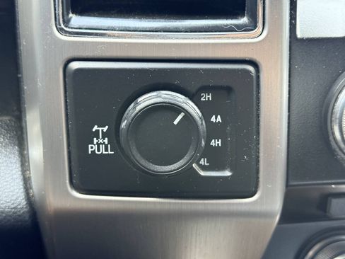 Used 2017 Ford F150 Platinum w/ Equipment Group 701A Luxury AWD/4WD image 25