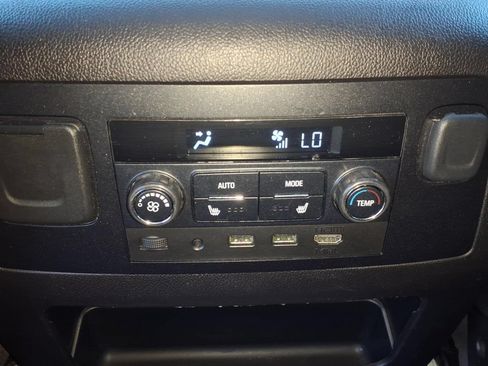Used 2017 Chevrolet Tahoe Premier AWD/4WD image 6