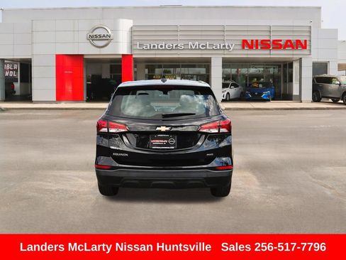 Used 2022 Chevrolet Equinox LS AWD/4WD image 5