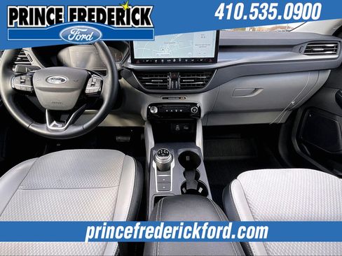 Used 2025 Ford Escape SE image 14