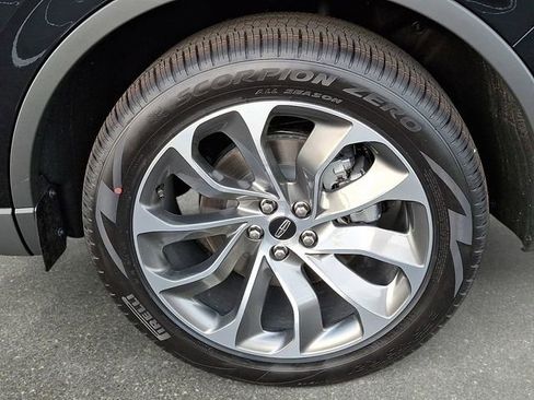New 2026 Lincoln Aviator AWD image 8