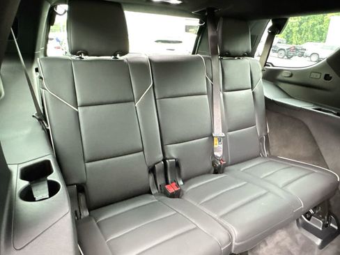 Used 2025 Cadillac Escalade Premium Luxury AWD/4WD image 30