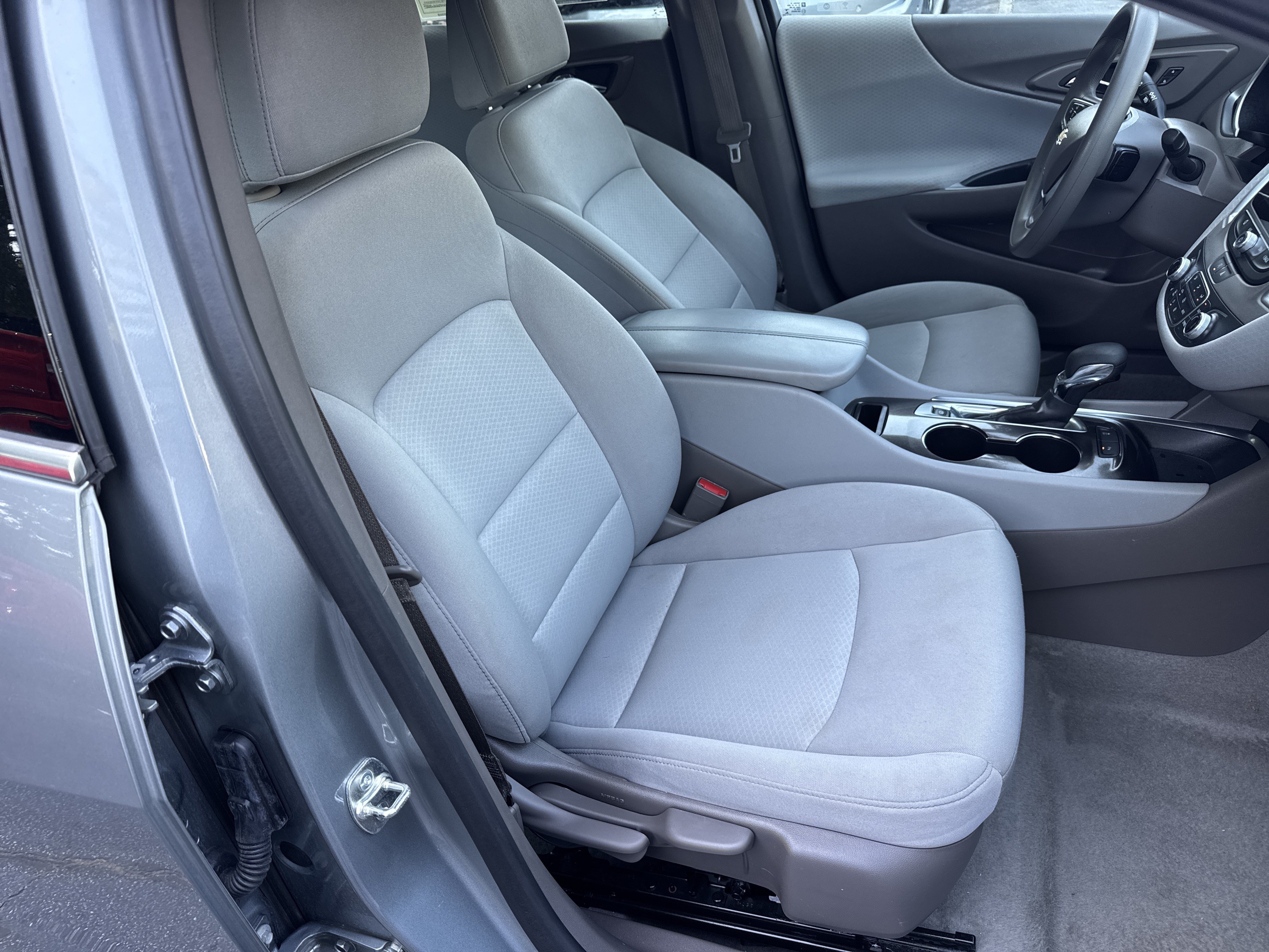 Certified 2025 Chevrolet Malibu LT FWD image 12