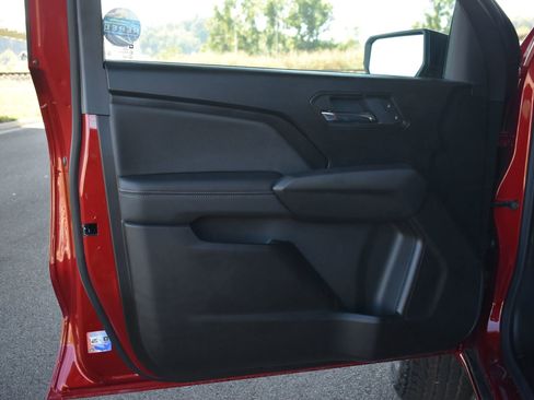 New 2026 GMC Canyon Elevation w/ Convenience Package image 12